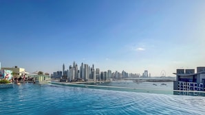 Outdoor pool - LUX The Seven Res Palm Studio (Dubai)