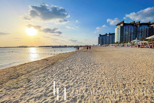 On the beach - LUX The Seven Res Palm Studio (Dubai)