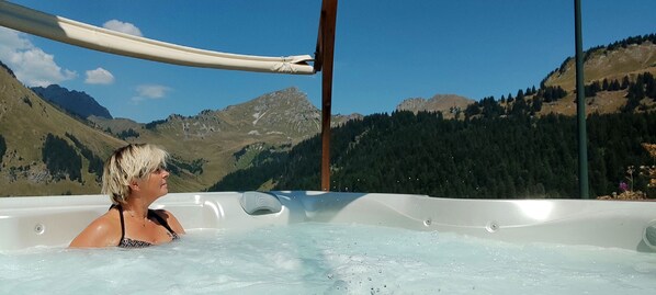 Bain à remous extérieur