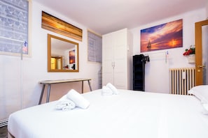 Apartamento, 2 habitaciones, terraza | Espacio para trabajar con un portátil, wifi gratis, ropa de cama