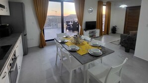 Unclassified image, 5 of 14, button - Unique Waterfront Penthouse: Lovely Sea Views - Spacious Balcony! (Il-Mellieħa)
