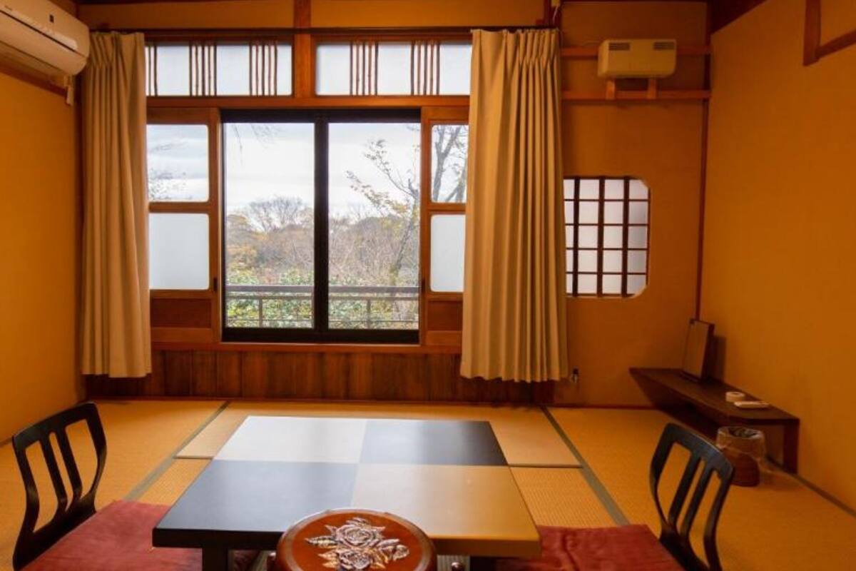 Standard Twin Room | In-room safe, free WiFi