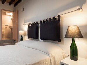 Family Double or Twin Room | Bathroom