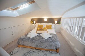 2 quartos, ferros/tábuas de passar roupa, Wi-Fi, roupa de cama