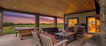 Rantoul Wilderness Ranch On 440 Acres With Hot Tub
