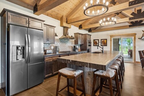 Rantoul Wilderness Ranch On 440 Acres With Hot Tub