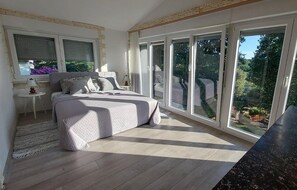 1 chambre, fer et planche à repasser, lit parapluie, Wi-Fi gratuit