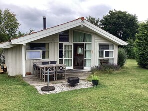 House | Outdoor dining