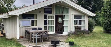 House | Outdoor dining