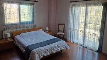 4 bedrooms, WiFi, bed sheets