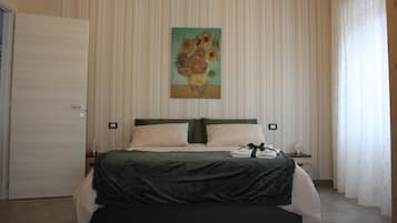 2 bedrooms, iron/ironing board, internet, bed sheets