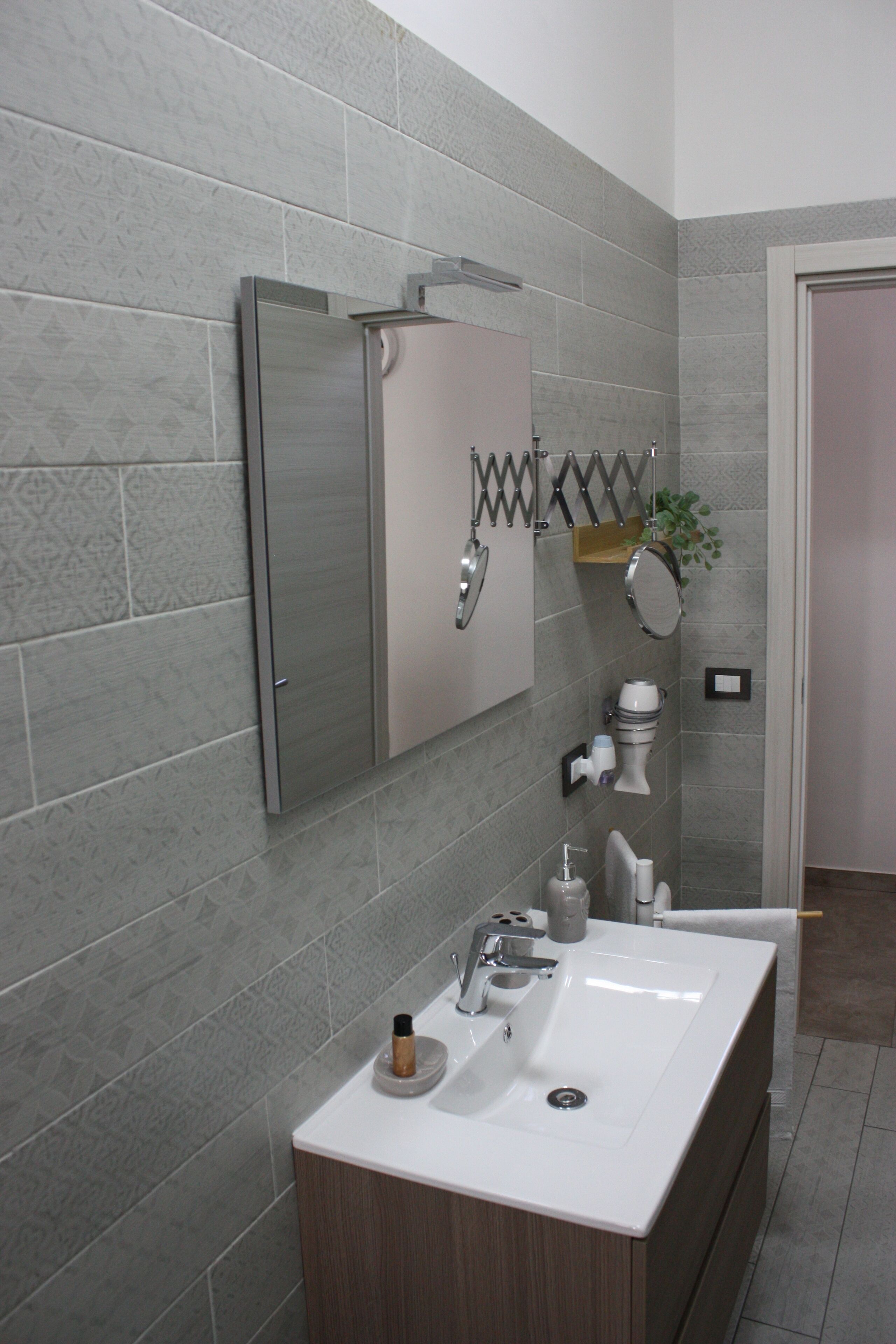 Dusche, Haartrockner, Bidet, Handtücher