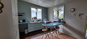 Microwave, oven, stovetop, dishwasher