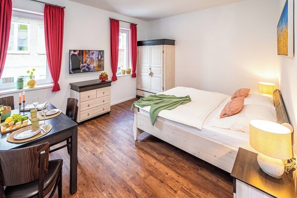 1 bedroom, WiFi, bed sheets