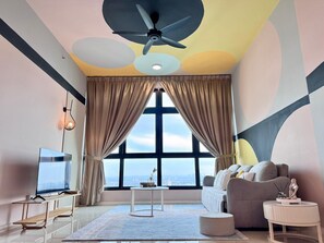 Smart TV - L22-ParadigmMall Residence Skudai by UCoMeStay (Skudai)