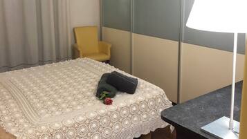 2 Schlafzimmer, BĂŒgeleisen/BĂŒgelbrett, kostenloses WLAN, BettwĂ€sche