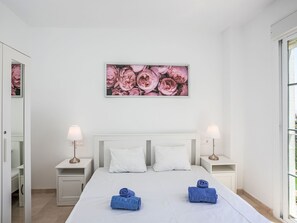 2 Schlafzimmer, Schreibtisch, Internetzugang