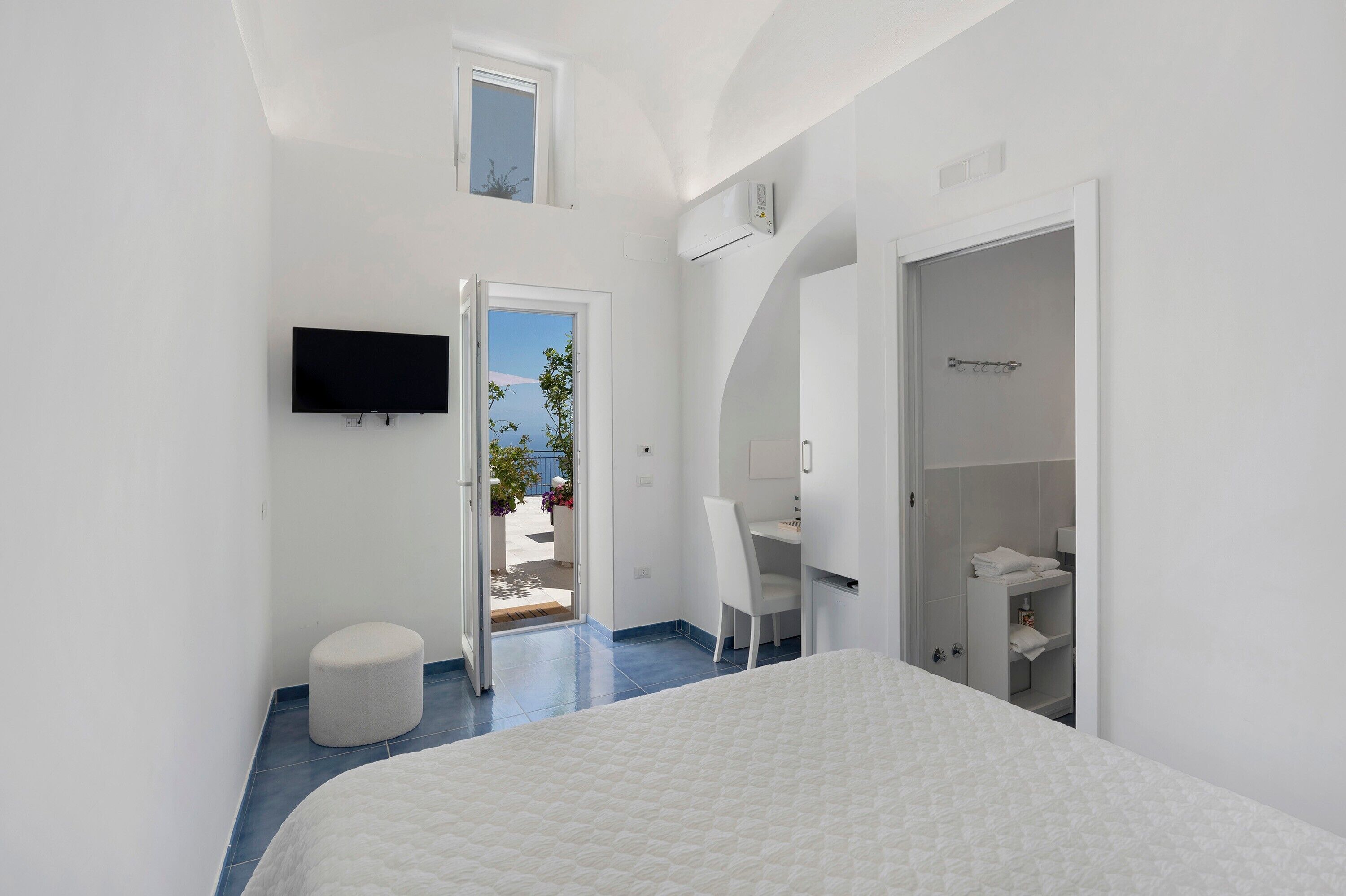 1 camera, Wi-Fi, lenzuola