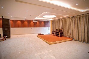 قاعة الولائم والاحتفالات