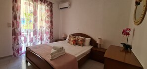 2 chambres, fer et planche à repasser, accès Internet, draps fournis