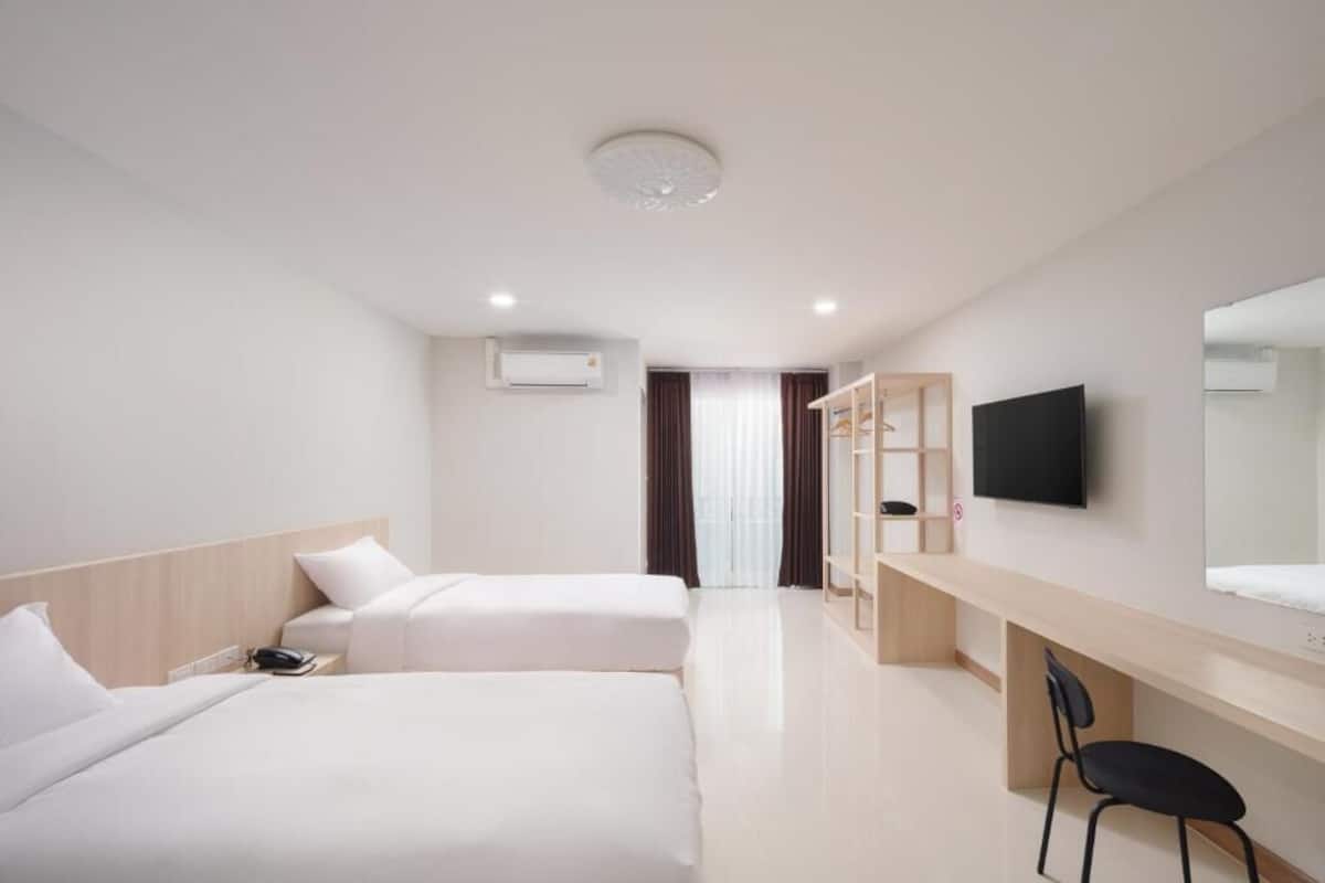 Comfort Double or Twin Room | Laptop workspace, blackout curtains, free WiFi