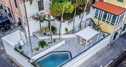 Stylish Home with Swimming Pool in Salerno â Walk to Beach & City Center