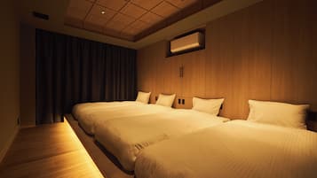 In-room safe, blackout curtains, free WiFi, bed sheets