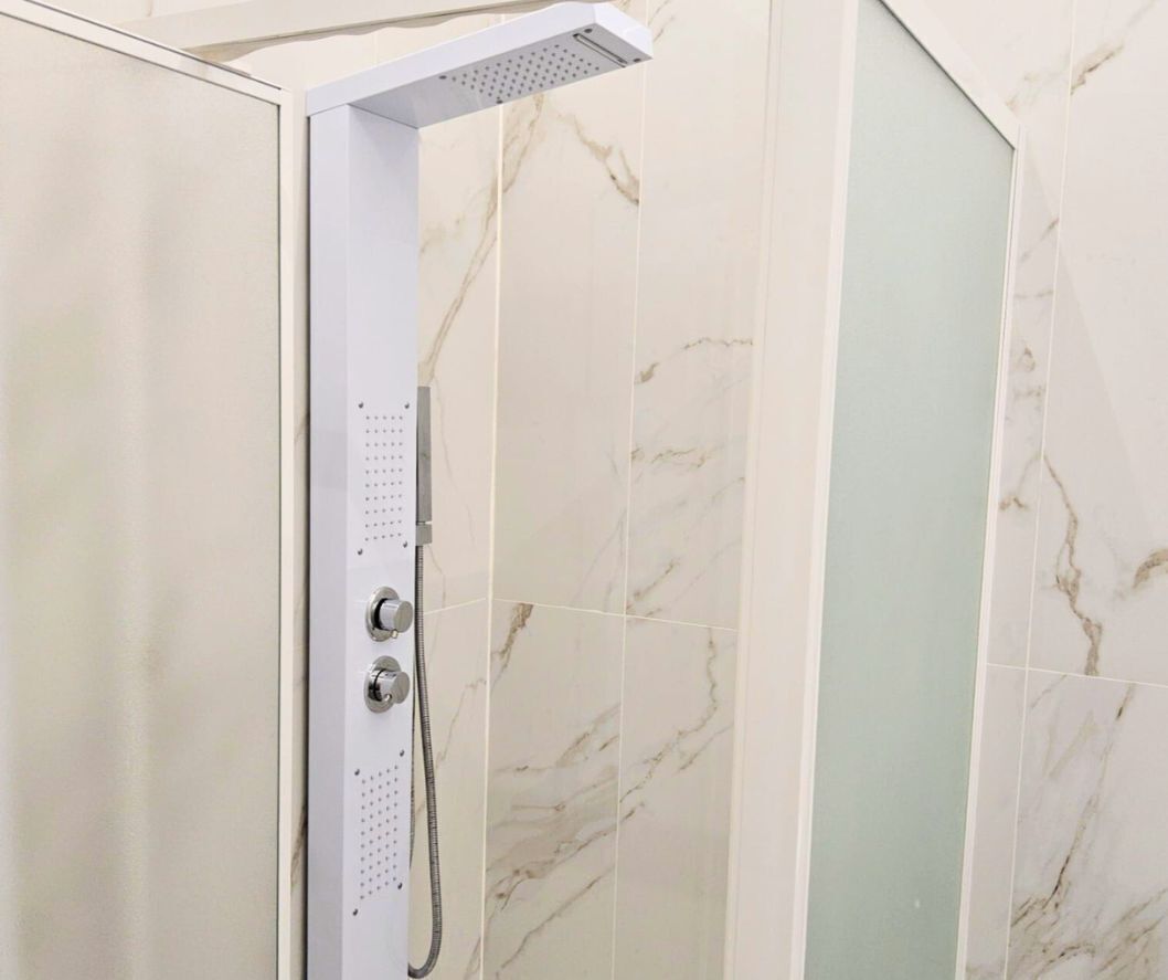 Dusche, kostenlose Toilettenartikel, Haartrockner, Bidet