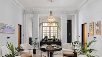 Sala de estar en el lobby