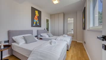 4 bedrooms, iron/ironing board, free WiFi, bed sheets