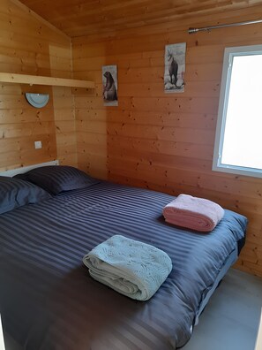 1 bedroom, WiFi, bed sheets