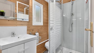 Shower, towels