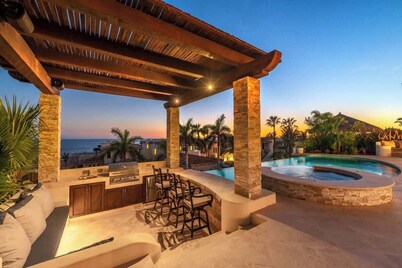 Luxurious Villa Ocean Views at Private Community!