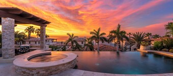 Luxurious Villa with Ocean Views in a Private Community of El Encanto de La Laguna!