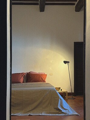 4 dormitorios, tabla de planchar con plancha, wifi y ropa de cama