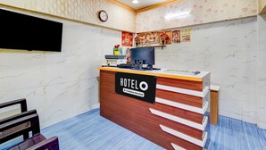 ハウス | フロント