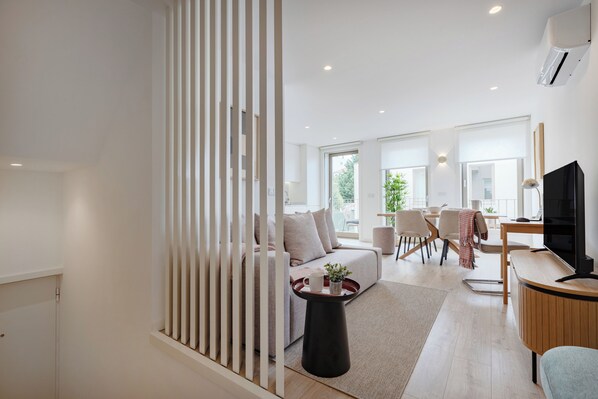 Family Apartment, 2 Bedrooms, Non Smoking | Living area