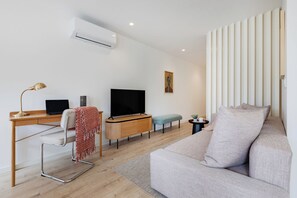 ファミリー アパートメント 2 ベッドルーム 禁煙 | 室内のビジネス センター