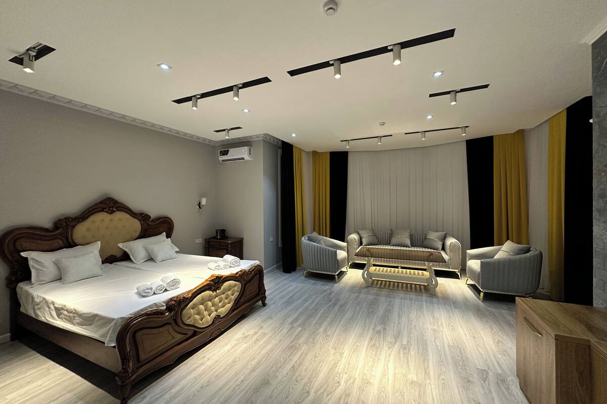 Deluxe Double Room, Garden View | Blackout drapes, soundproofing, iron/ironing board (on request)