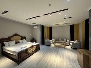 Deluxe Double Room, Garden View | Blackout drapes, soundproofing, iron/ironing board, free WiFi