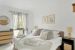 3 quartos, Wi-Fi de cortesia, roupa de cama