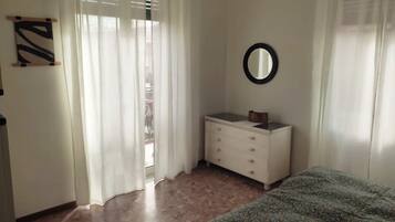 2 chambres, fer et planche Ă repasser, accĂšs Internet, draps fournis