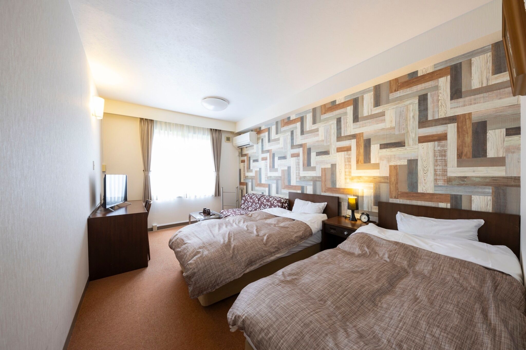 In-room safe, blackout curtains