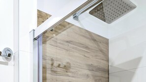 Doppel- oder Zweibettzimmer | Badezimmer