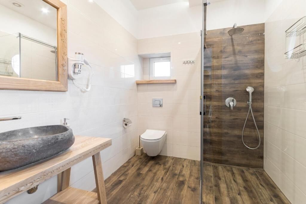 Junior Suite, Balcony | Bathroom