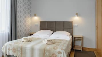 Double Room, Balcony, Mountain View | Iron/ironing board