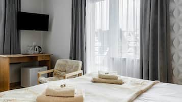 Double Room, Balcony, Mountain View | Iron/ironing board