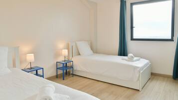 3 bedrooms, iron/ironing board, bed sheets