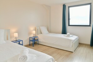 3 bedrooms, iron/ironing board, bed sheets