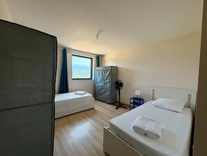 3 soveværelser, strygejern/strygebræt, sengetøj
